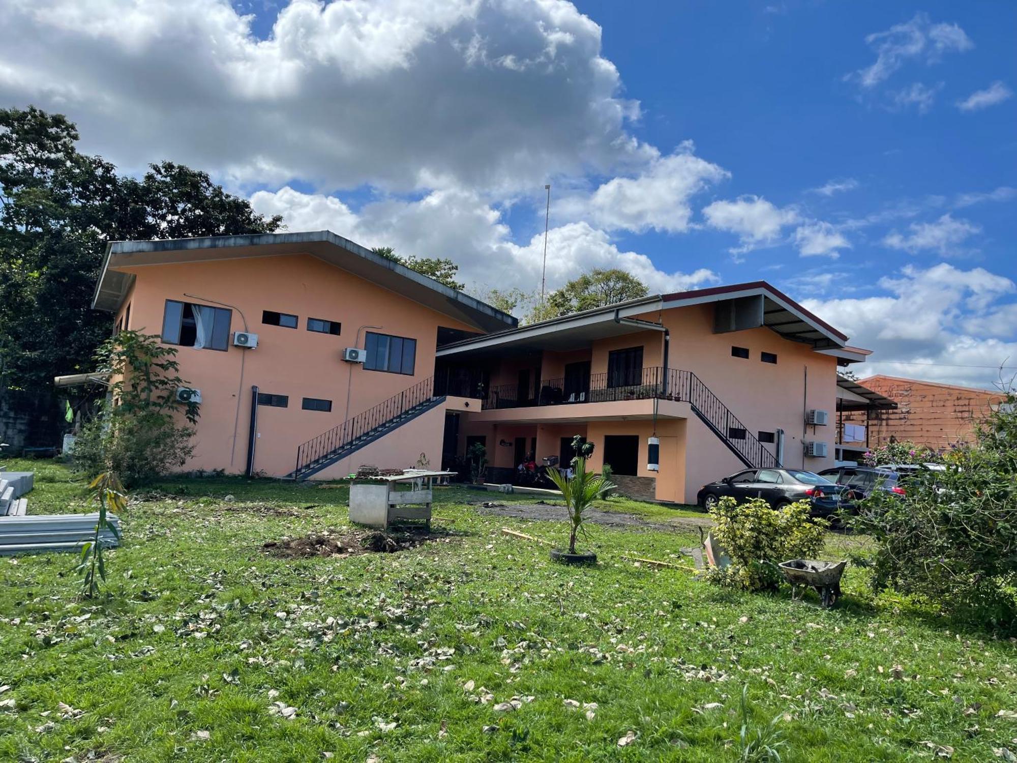 Sky Hostel La Fortuna المظهر الخارجي الصورة